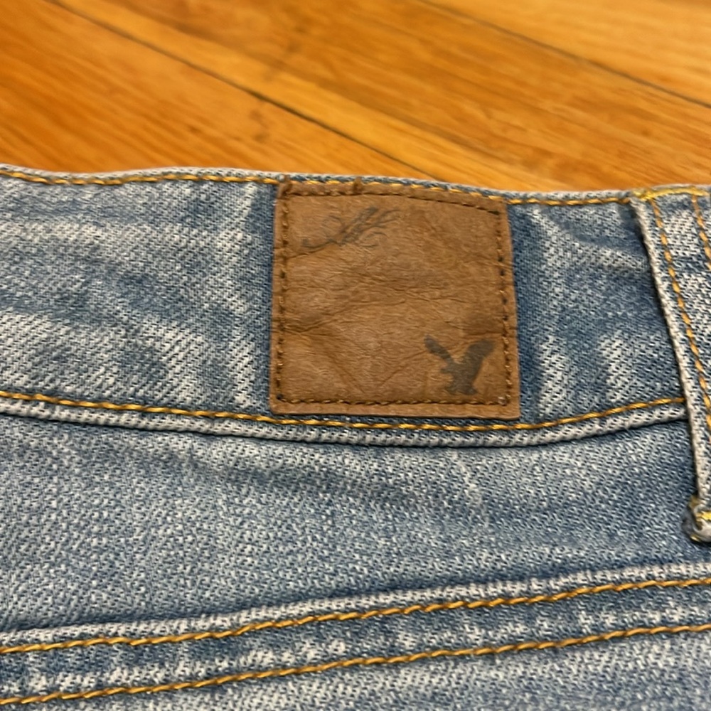 American Eagle denim shorts Women’s size 12 - Picture 3 of 6